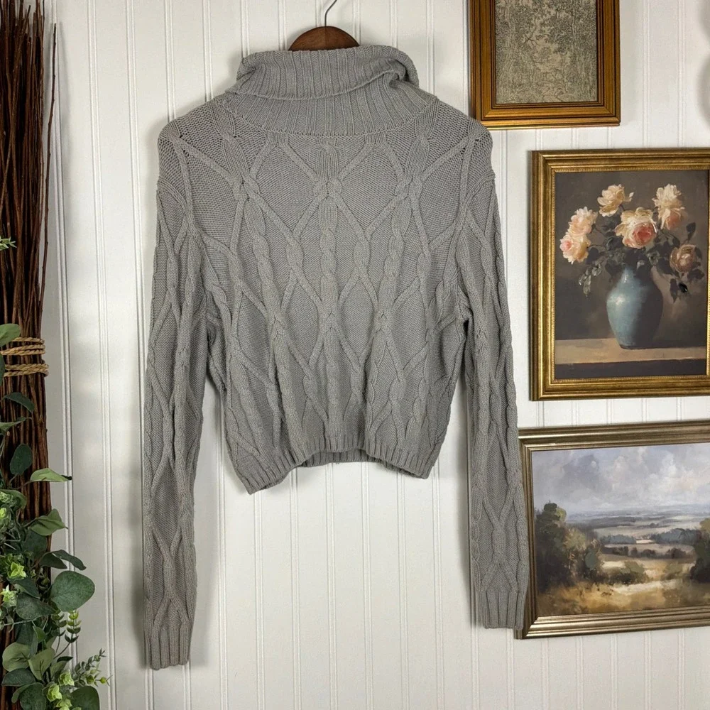 Hollister sweater womens